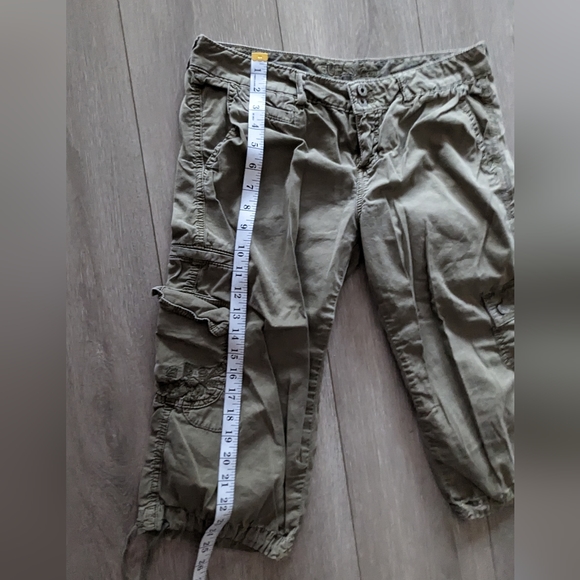 Guess capris - Picture 8 of 9